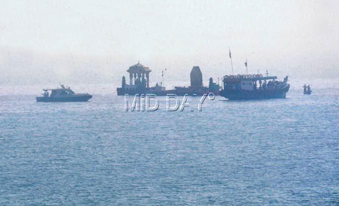 Preparations on for the foundation-laying event for the Shivaji Memorial in the Arabian Sea. Pic/Bipin Kokate