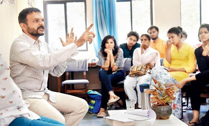 TM Krishna on Friday chatted with media students at Sophia college for two hours. Pic/Nimesh Dave