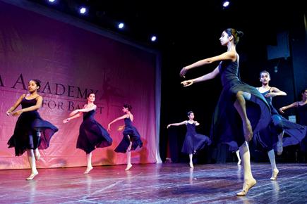Get enthralled by a ballet performance by kids in Mumbai