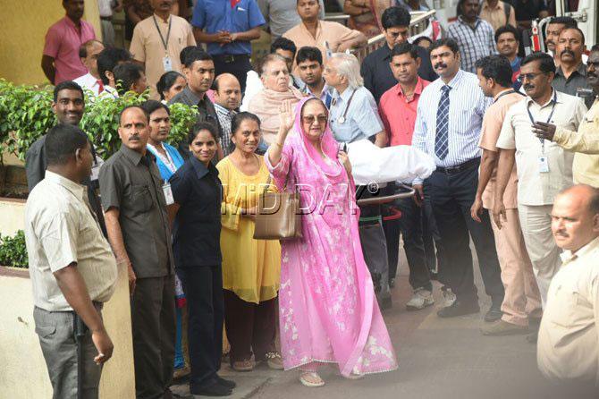 Veteran Bollywood actor Dilip Kumar discharged from Mumbai hospital