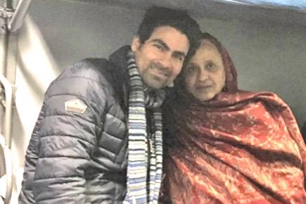 Mohammad Kaif's nostalgic moment with his mother at UP train station