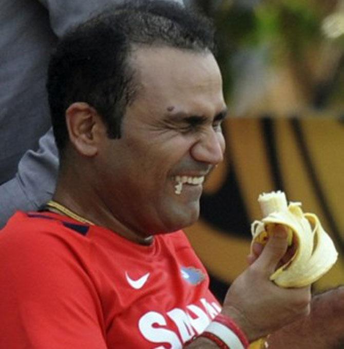 Virender Sehwag unleashes another Twitter missile from his arsenal 