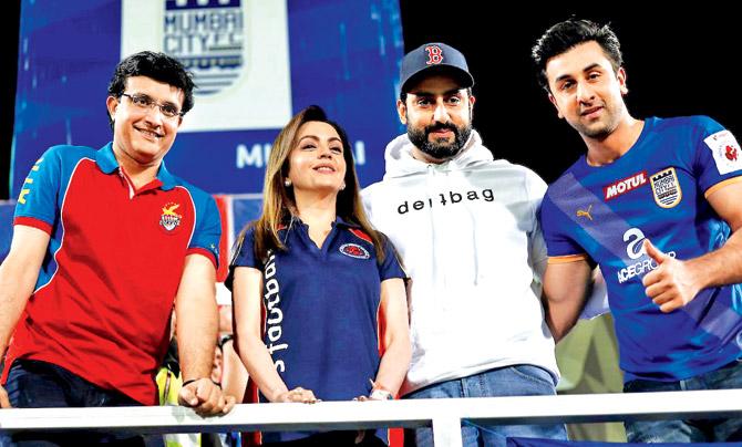 Kolkata team owner Sourav Ganguly (extreme left) along with ISL chairperson Nita Ambani, Abhishek Bachchan and Ranbir Kapoor (right) at the Mumbai Sports Arena, Andheri yesterday. Pic/ISL