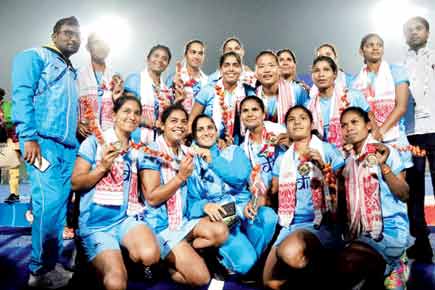 India clinch gold in women's hockey