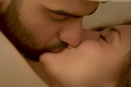 Kareena Kapoor Khan, Arjun Kapoor get intimate in 'Ki and Ka' trailer