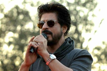 When a fan sneaked into Shah Rukh Khan's house for a swim!