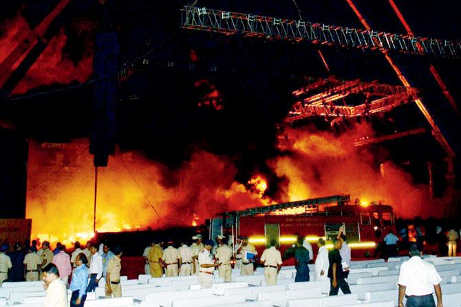 A massive blaze had engulfed the stage of the show held at Girgaum Chowpatty on Sunday night, where several film stars and politicians were present. Pic/PTI