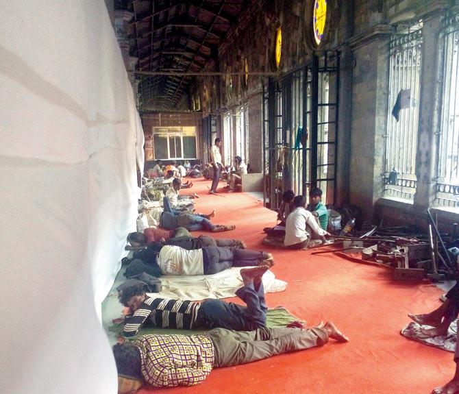 Temporary accommodation at CST for labourers working for the  72-hour mega block.