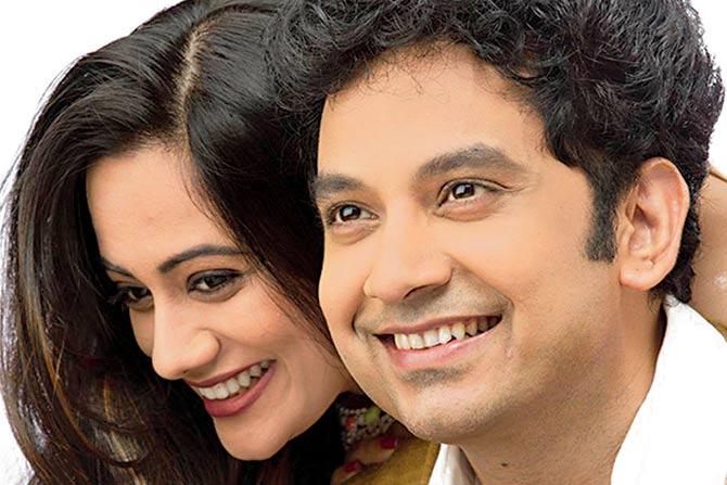 Scenes from a marriage: In Don’t Worry Be Happy, the loving couple Akshay (Umesh Kamat) and Pranati (Spruha Joshi) are afflicted by stress. They have been so busy that 3 years into the marriage, they haven’t been able to go on a honeymoon.