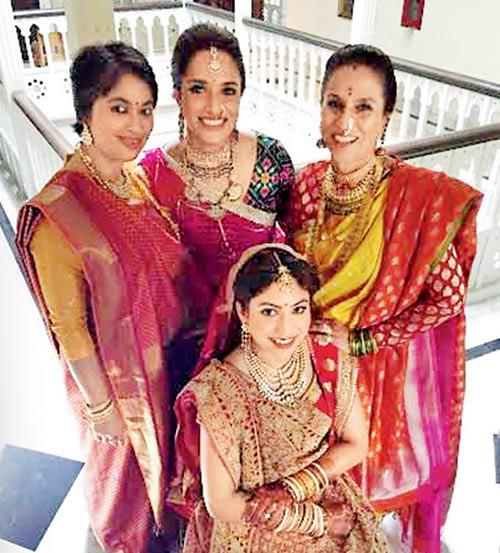 Bride Arundhati with her sisters and mother Shobhaa De
