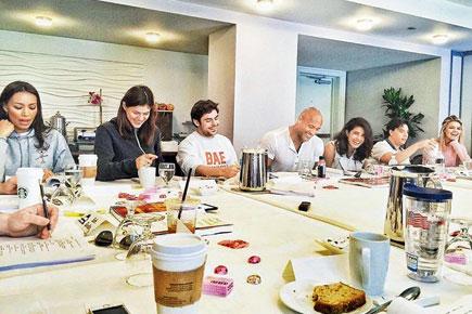 Priyanka Chopra shares a meal with 'Baywatch' squad