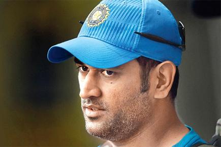 Asia Cup: Dhoni skips practice session but can't be ruled out altogether