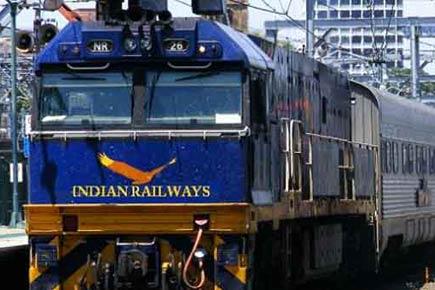 Shiv Sena MLA holds up train in Mumbai, inconveniences 2,000 people