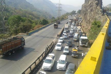 Traffic creates chaos at the Mumbai-Pune Expressway