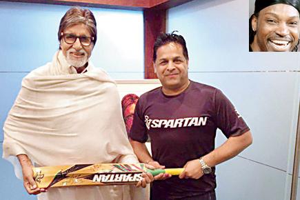 Gayle stumps Bachchan Sr by gifting him an autographed bat