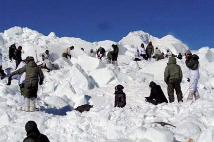 Mortal remains of 9 soldiers flown to Siachen base camp