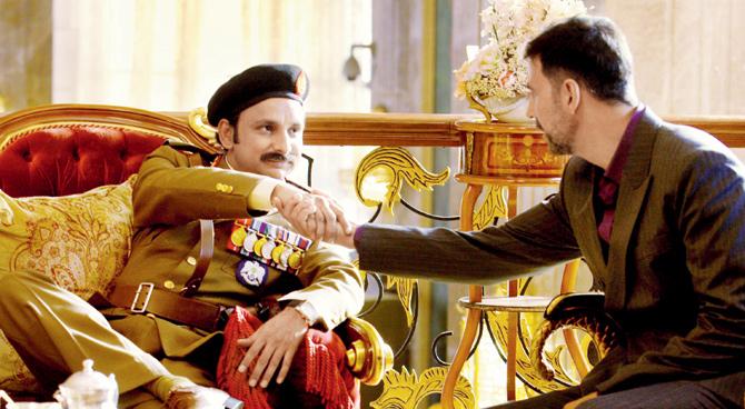 Inaamulhaq and Akshay Kumar in Airlift