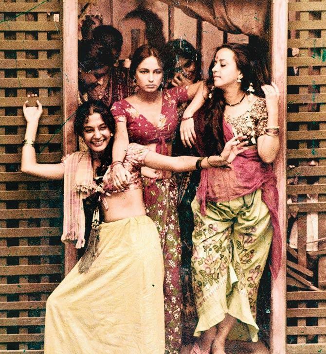 Anita Kanwar, Soni Razdan and Ila Arun in Mandi (1983)