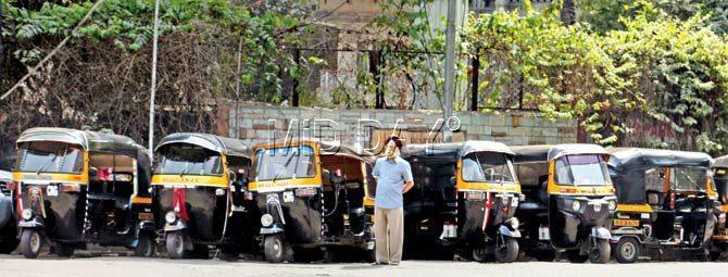 Autorickshaw drivers on strike at Juhu Tara Road yesterday. Pic/Swarali Purohit