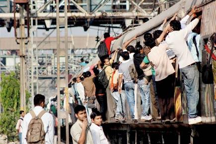 Mumbai: Rail Minister Suresh Prabhu keen on new signalling system