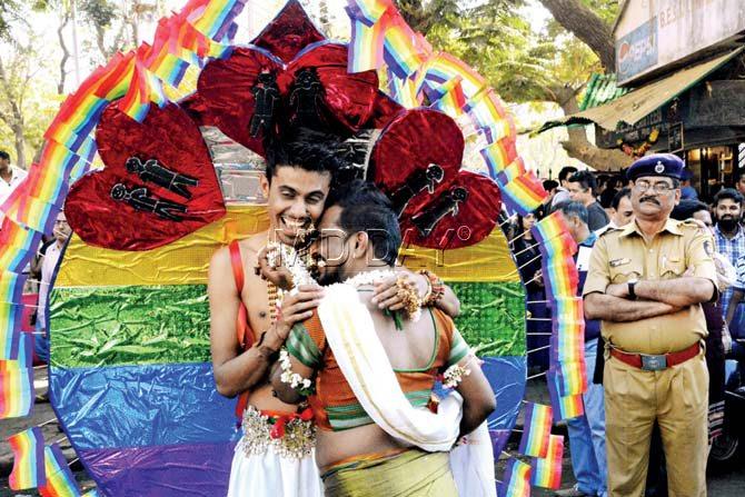A gay couple shares a moment at the march. Pics/Bipin Kokate