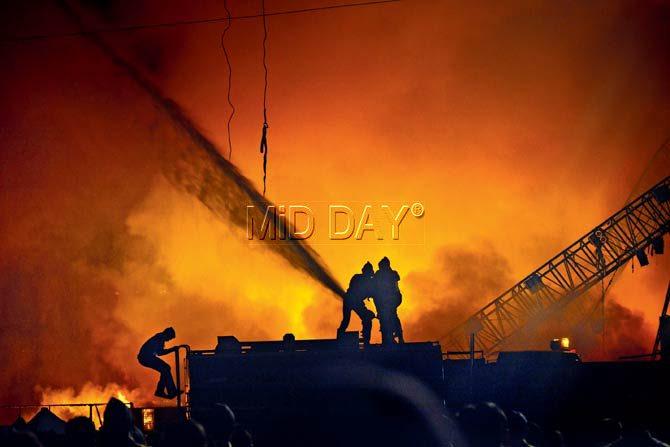 14 fire engines were called into action to douse the blaze. Pic/Bipin Kokate