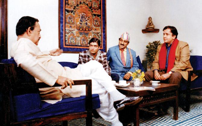 Sandip Ray, Satyajit Ray’s son had made Kissa Kathmadu Ka (Hindi, 1986), based on Joto Kando Kathmandute. It featured Shashi Kapoor, and was made for Doordarshan 