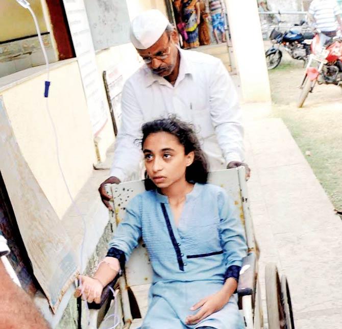One of the survivors being discharged from hospital. Pics/Sudhir Nazare