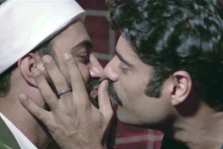 Watch! Pradhuman Singh and Sikandar Kher kiss in 'Tere Bin Laden 2' promo