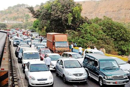 Be prepared for more traffic jams on Mumbai-Pune Expressway 
