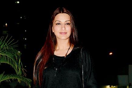 Sonali Bendre celebrates her birthday on New Year Day at home