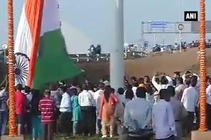 100 feet tall Indian flag hoisted in Mumbai