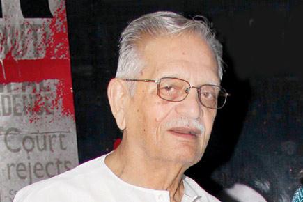 Gulzar supports JNU students' voice of dissent