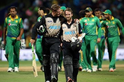 New Zealand beat Pakistan by 10 wickets in 2nd T20, levels series
