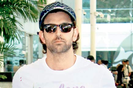Injured Hrithik Roshan asked to take a month's rest