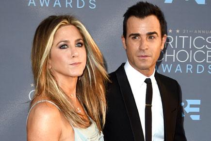 Jennifer Aniston supports hubby Justin Theroux at Critics' Choice Awards