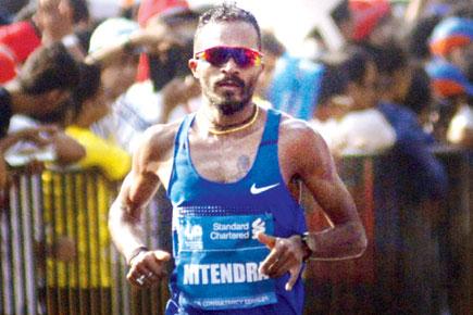 Stylish army man Nitendra Rawat sets record at Mumbai Marathon