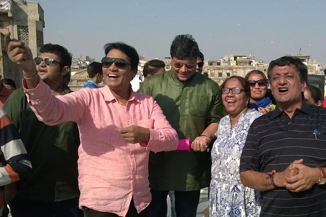 Daya and Abhijeet were seen flying kites and celebrating the festival with fans