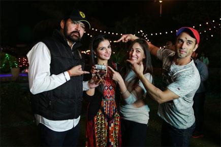 Check out photos of 'Sanam Re' team celebrating last day of shoot