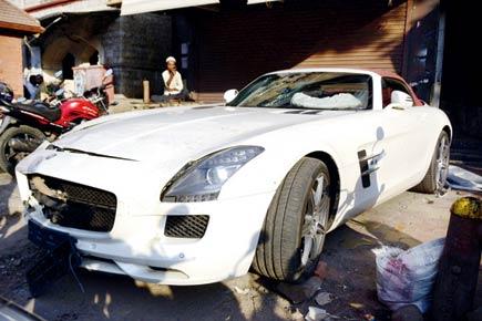Mumbai: Speeding Mercedes injures 5 sleeping under JJ flyover