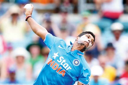 MS Dhoni rues India's unsettled bowling attack