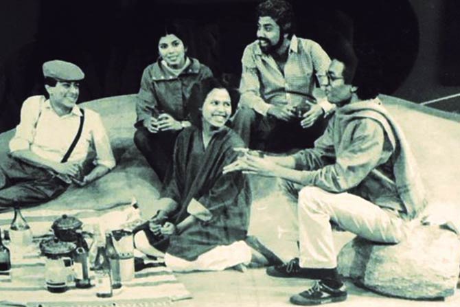 Irrfan Khan (extreme right) with Sutapa Sikdar (centre) and Mita Vashisht 