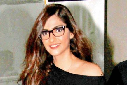 Sonam Kapoor dons a geeky look