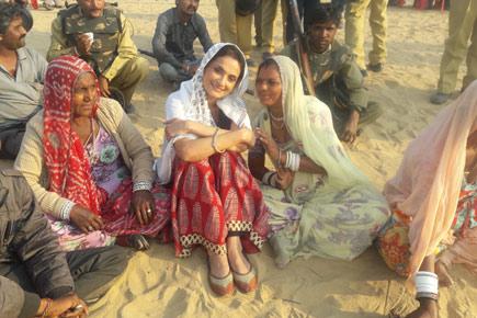 Rajeshwari Sachdev bonds with locals in Rajasthan over folk music