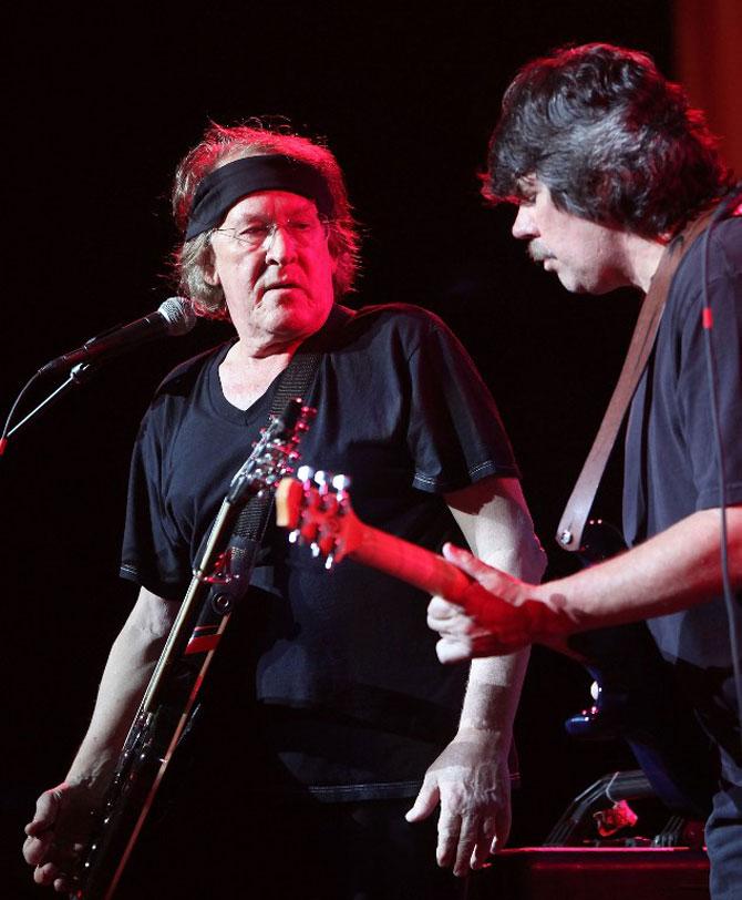 Paul Kantner (L) and Slick Aguilar perform at the concert marking the 40th anniversary of the Woodstock music festival on August 15, 2009 in Bethel, New York. 