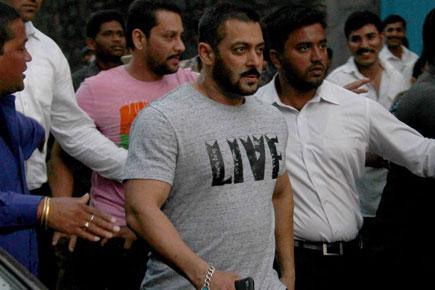 When 'Sultan' Salman Khan ditched his car and opted to walk in Mumbai