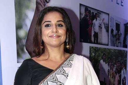 Spotted: Vidya Balan and other Bollywood celebs at an awards event