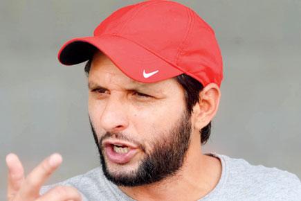 Miffed Shahid Afridi leaves press conference after 'ghatia' question from reporter