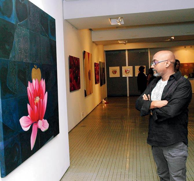 Bose Krishnamachari at an art preview of Vijaya Kalyani’s show at the Museum Art Gallery in Kala Ghoda. File pic