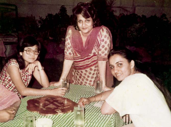 (Above) Annie Chen (left) with Reena Roy (right) at a film shoot